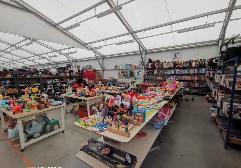 Jouets et puériculture du magasin Emmaüs Servian